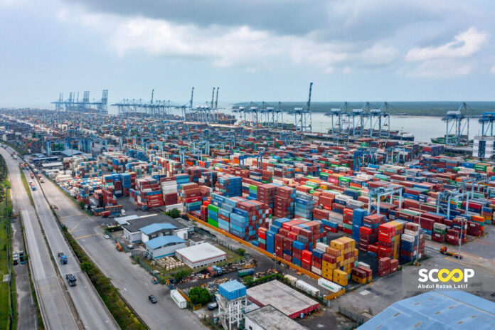 27102023-West-Port-Pelabuhan-Barat-Port-Klang-ABDUL-RAZAK-LATIF-003-1-scaled-1920x1279-1